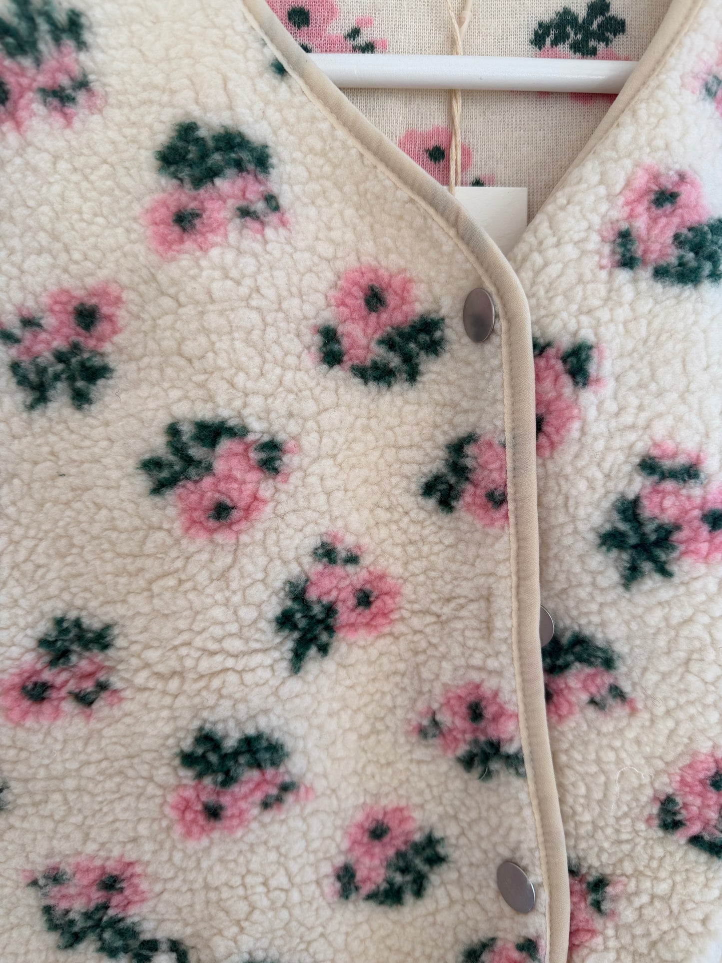 Veste sans manches fleurie